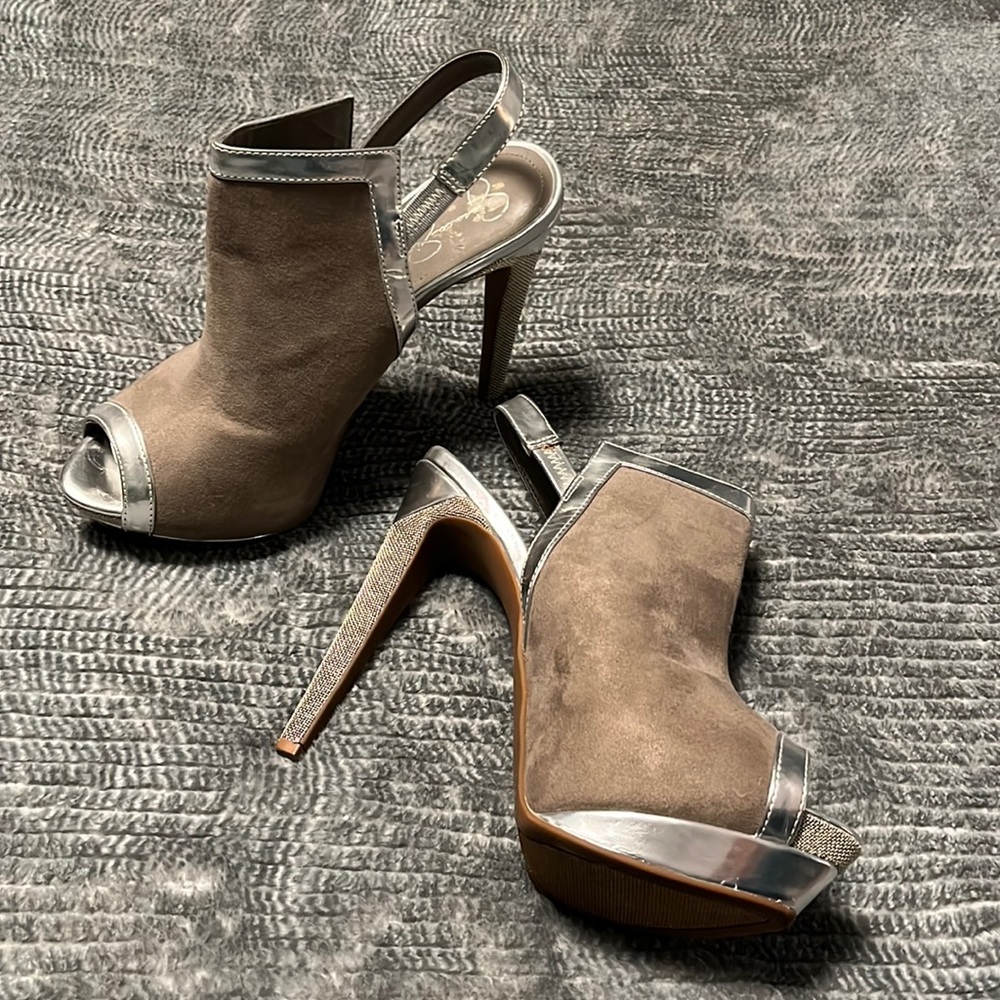 Jessica Simpson Silver Taupe Sparkle Stiletto Heels